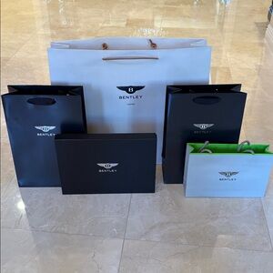 Bentley Luxury Travel Gift Bag Set in Black and Gray